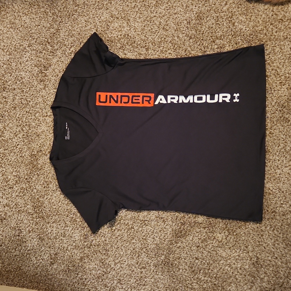 Women's (M) Under Armour V- Neck Shirt